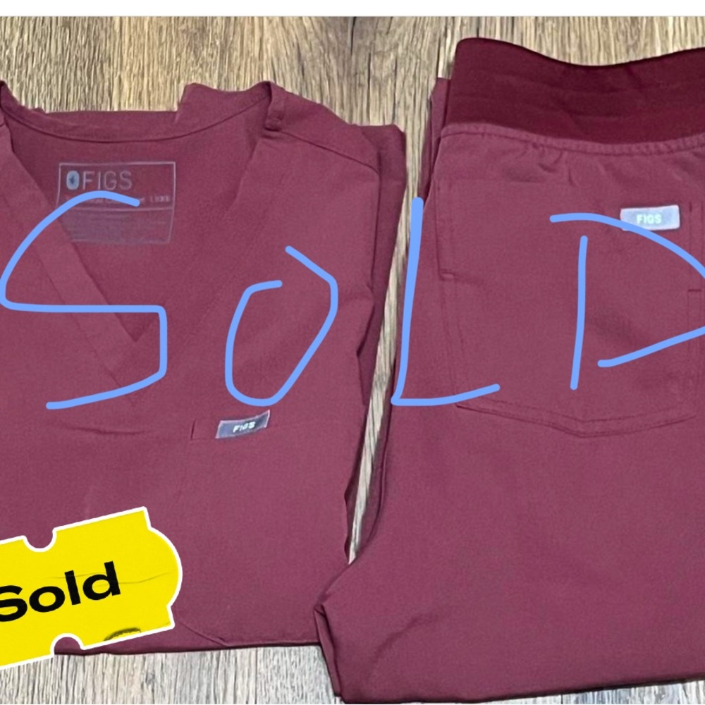 SoldFigs Maroon Scrub set